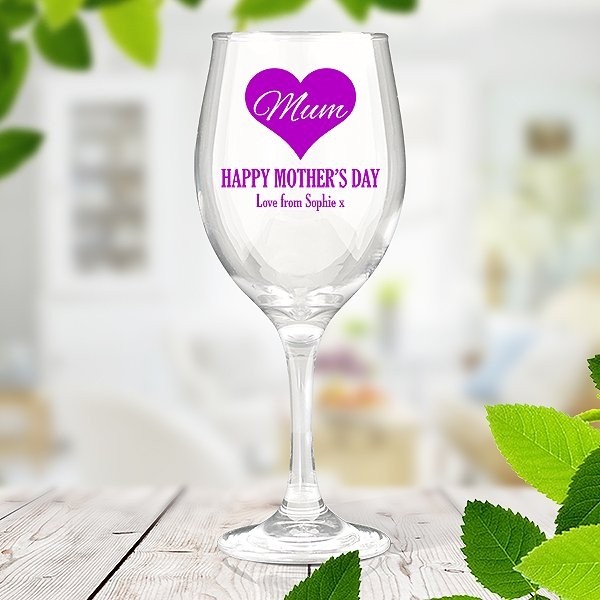 Mum in Heart Wine Glass